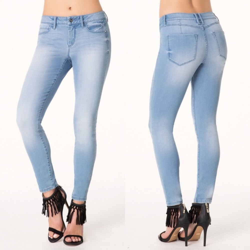 Bebe heartbreaker skinny light blue jeans